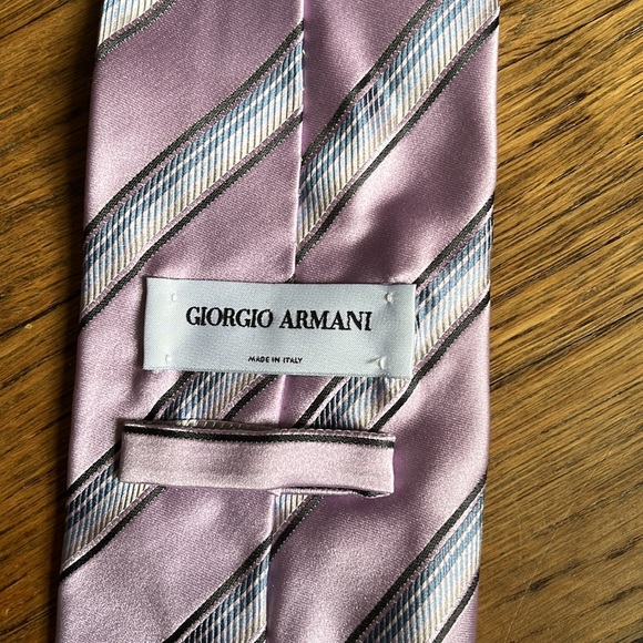 Giorgio Armani Silk Tie - Picture 2 of 8